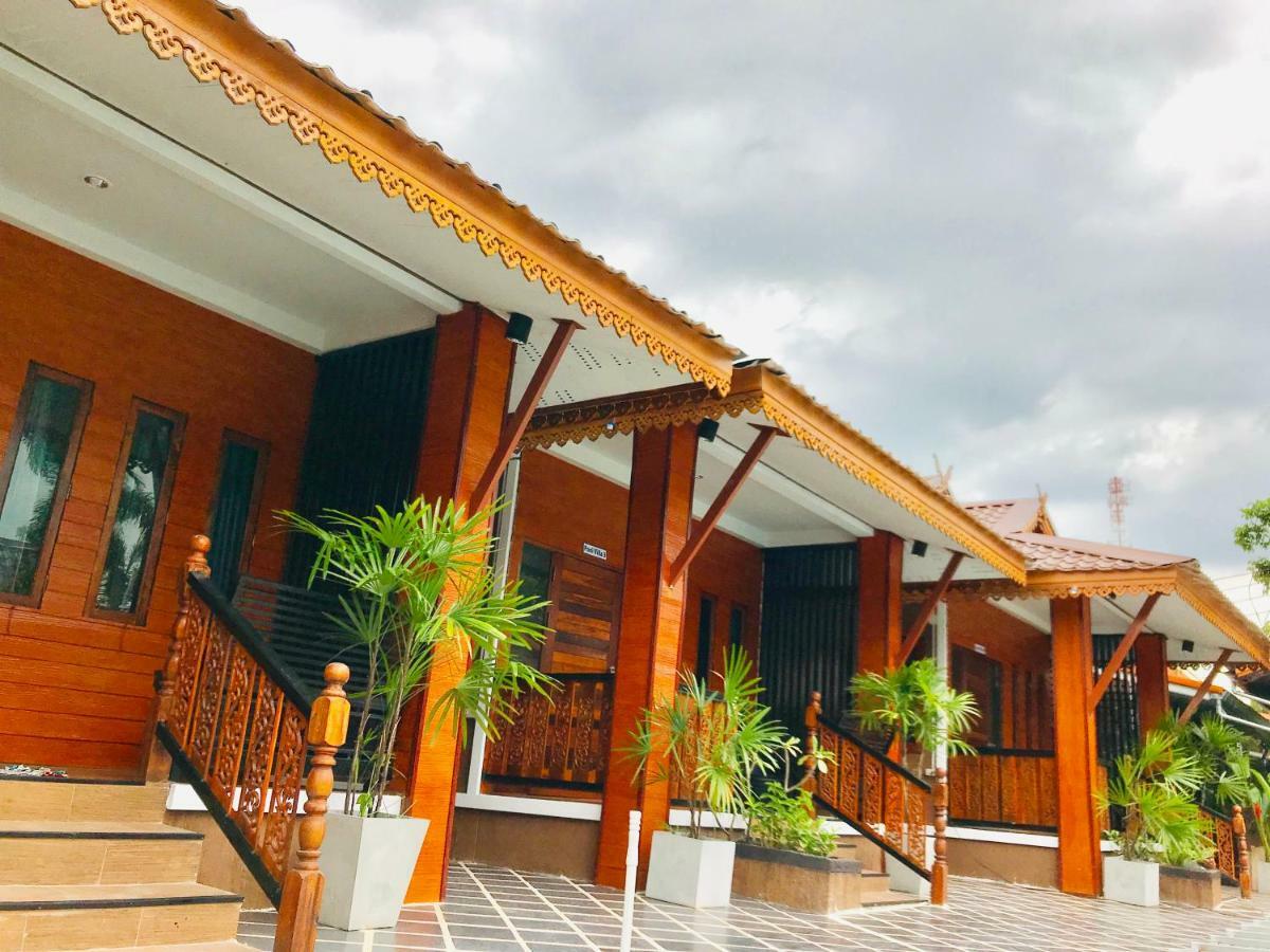 Khum Lanna Boutique Hotel Sisaket Екстериор снимка